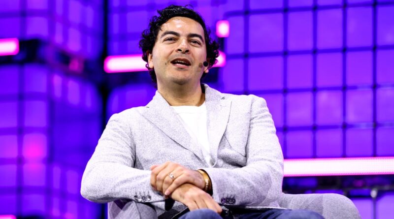 An angel investor in 350 startups, including Airtable and Rippling, says founders shouldn't copy Silicon Valley playbooks