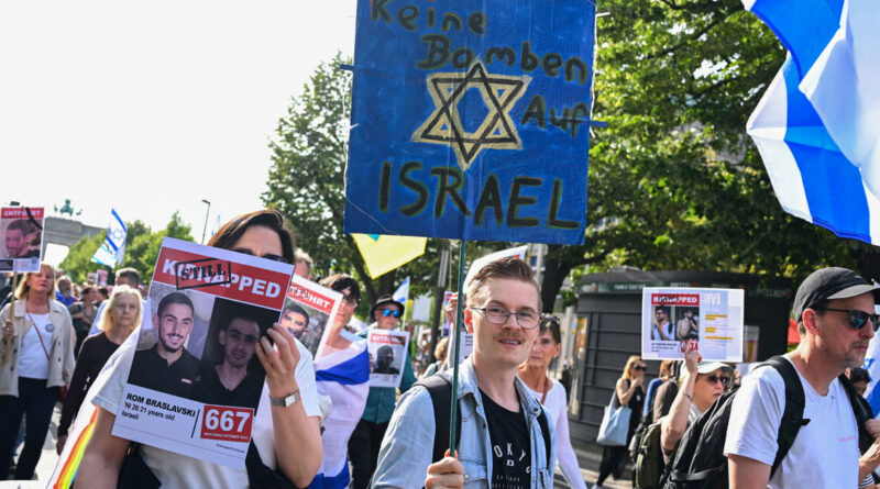 Analysis-As Gaza faces starvation, reluctant Germany starts to curb support for Israel