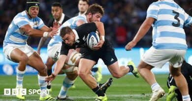 Cortez Ratima scoring a try against Argentina