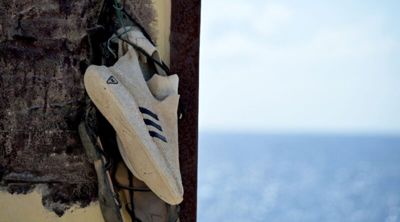 At least 26 migrants dead in two shipwrecks off Italy