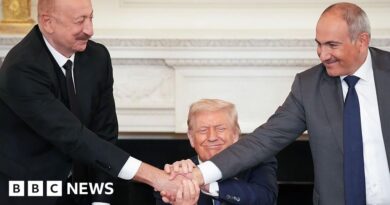 Azerbaijan and Armenia sign peace deal at White House summit