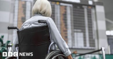 Blue badge holders should not pay airport drop-off fees, charity says