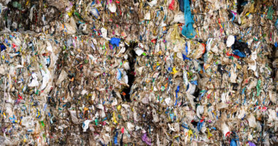 Countries race for late breakthrough in deadlocked plastic pollution talks
