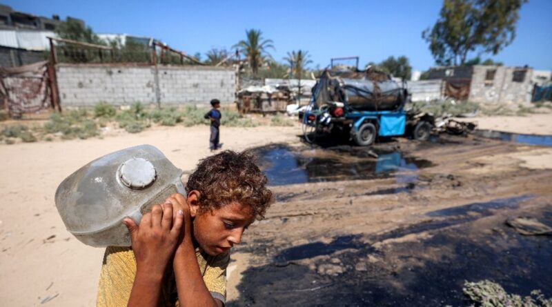 Dire water shortages compound hunger and displacement in Gaza