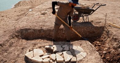Drought in Iraq unearths more than 2,000 years old tombs