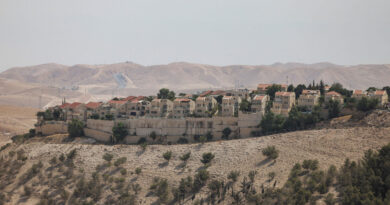 Factbox-The West Bank settlements at the heart of the Middle East conflict