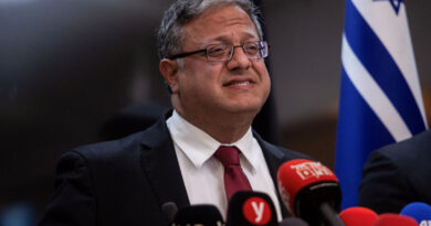 Far-right Israeli minister pays surprise visit to jailed Palestinian leader