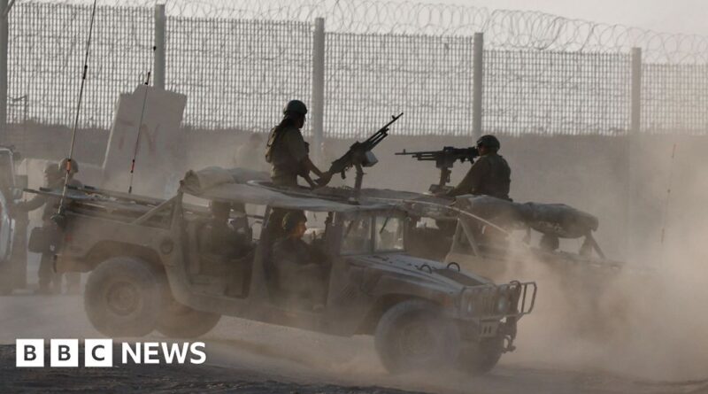 Gaza City: Palestinians flee IDF attacks as Israelis protest occupation plan