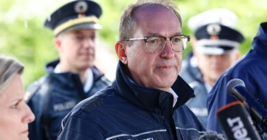 Germany to extend border controls in migration crackdown