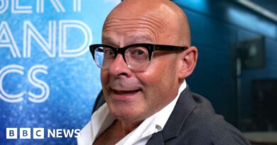 Harry Hill says his stepfather's death made him switch careers from medicine to comedy