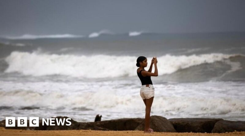 Hurricane Erin regains strength as it heads towards US East Coast
