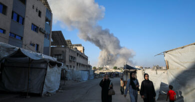 Israel pounds Gaza City suburbs, vows to press on with offensive