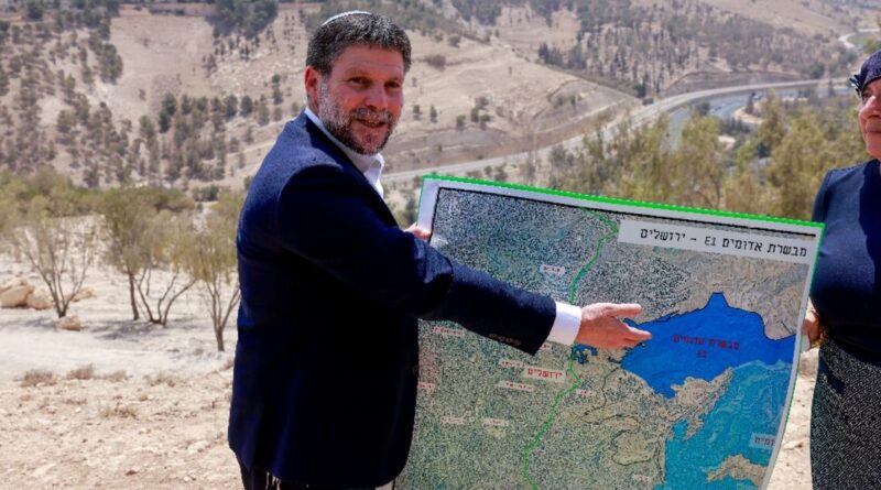 Israeli far-right minister backs contentious West Bank settlement plan