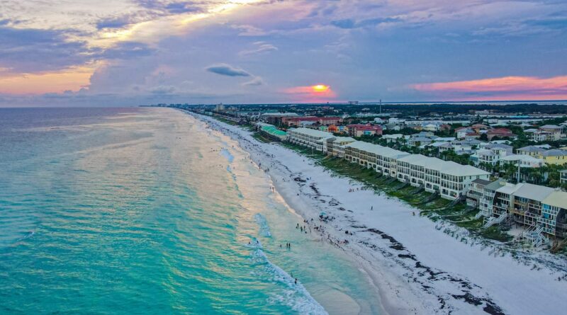 I've lived in Florida for over 25 years. These are the 6 tourist hot spots worth visiting and the 2 you can skip.