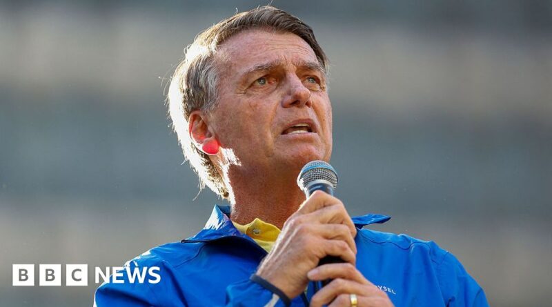 Jair Bolsonaro: Brazil judge orders house arrest of former president