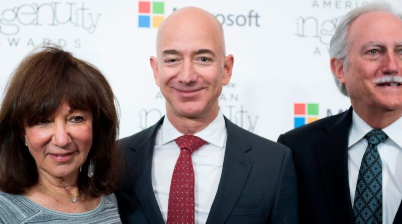Jeff Bezos shares a touching tribute after his mom's death: 'I hold her safe in my heart forever'