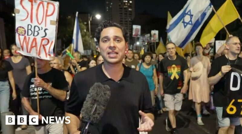 Jerusalem protesters converge on PM Netanyahu's residence