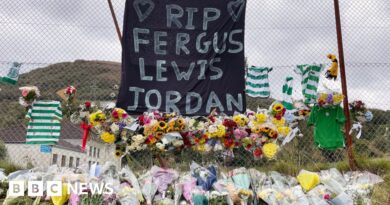 Minute's silence for teenage shinty players killed in crash