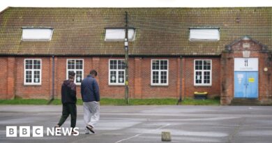 Napier Barracks: Former military base to continue housing asylum seekers