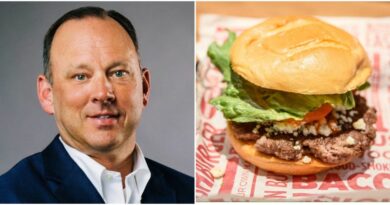 Smashburger's new CEO wants to flip the script on the burger chain's fortunes