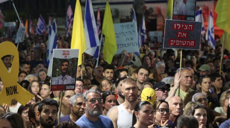 Tens of thousands of Israelis protest for end to Gaza war