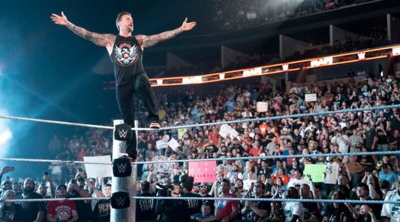 WWE SummerSlam 2025 Results As CM Punk Beats Gunther, Seth Rollins Cashes In