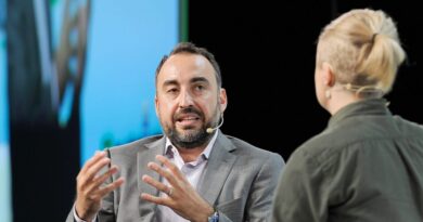 8 phone rules parents should set for kids, according to Facebook's former chief security officer