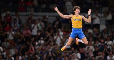 Mondo Duplantis in action.