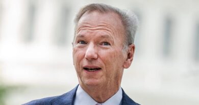 Eric Schmidt says America's 'chaotic, confusing' style is its greatest strength in the AI race
