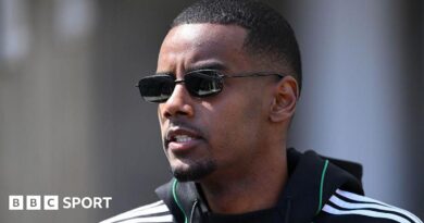 Alexander Isak joins Liverpool from Newcastle in a £125m deal