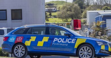Fugitive New Zealand father Tom Phillips killed by police, authorities say