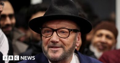 George Galloway stopped at Gatwick by counter terrorism police