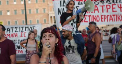 Greece’s expansive refugee deportation law tests limits of rights in EU