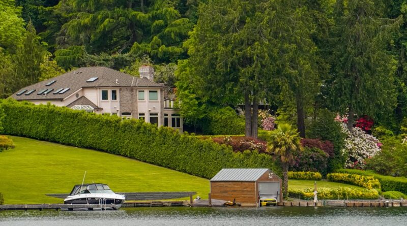 I visited the billionaire hideaway of the Pacific Northwest and clocked 5 signs of extreme wealth and luxury