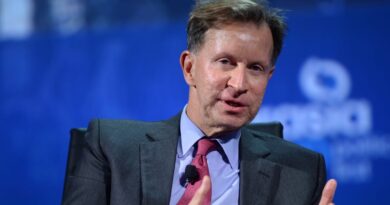 John Studzinski is a legend of Wall Street and philanthropy. He shares 5 reasons young people should give back.