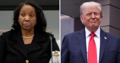 Judge blocks Trump's attempt to fire Lisa Cook from Federal Reserve board, setting up Supreme Court showdown