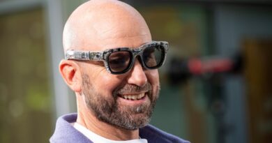 Meta CTO explains why the smart glasses demos failed at Meta Connect — and it wasn't the Wi-Fi | TechCrunch