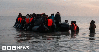 More than 1,000 people cross the English Channel in one day