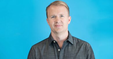 Netflix is teaming up with Amazon, and it's dragging down adtech rival The Trade Desk's stock