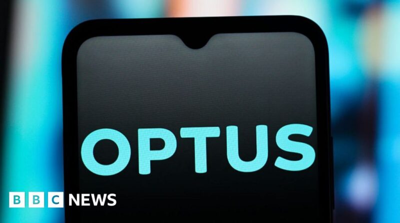 Optus: Anger in Australia after telecom outage linked to deaths