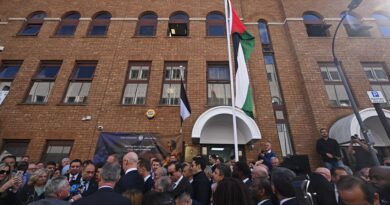 Palestinian flag raised outside embassy in London after UK recognition