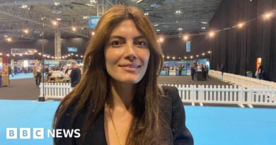 Reform UK hopefuls vie to share spotlight with Farage