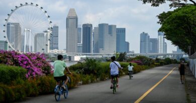 Singapore, the UK, and Switzerland are the top destinations for the world's superrich to send their money, HSBC says