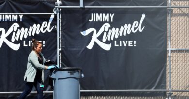 Some US broadcasters will not air Kimmel even as ABC brings back show