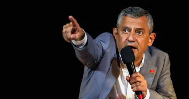 Turkish court could oust opposition leader in deepening political crisis