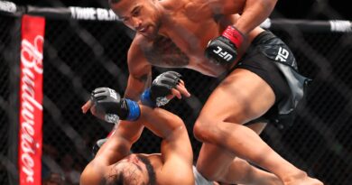 UFC: Carlos Ulberg sends message with first-round KO of Dominick Reyes