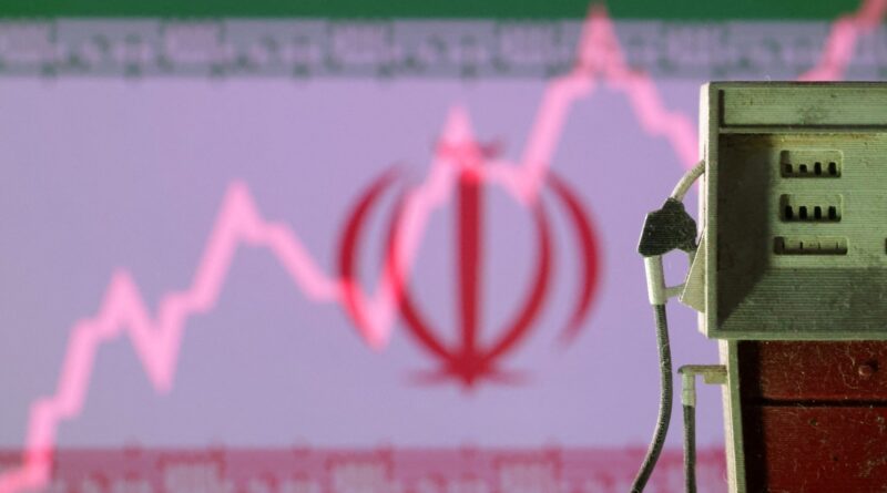 US slaps new sanctions on individuals and firms that help Iran sell its oil