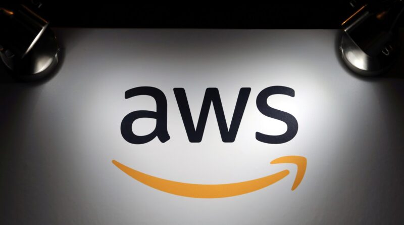 Amazon cloud problems spur outage of global websites and apps