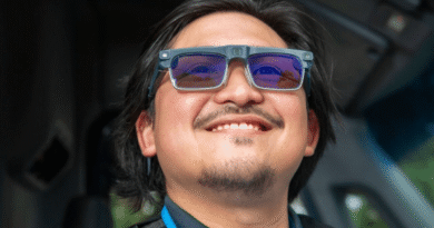 Amazon unveils AI smart glasses for its delivery drivers | TechCrunch