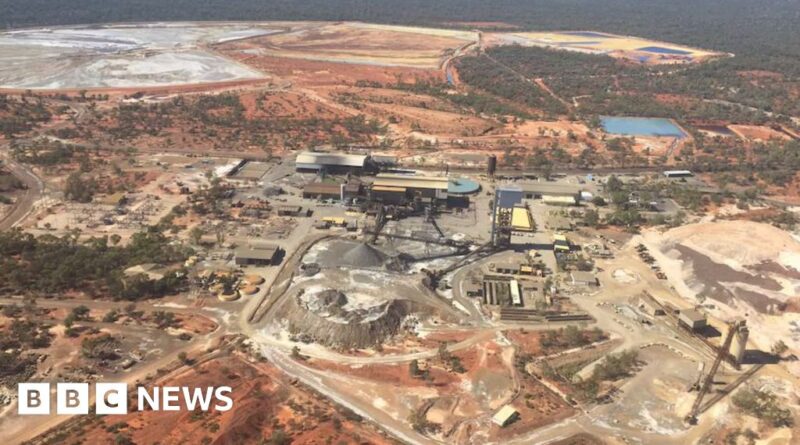 Australia mine explosion: man and woman killed in NSW outback